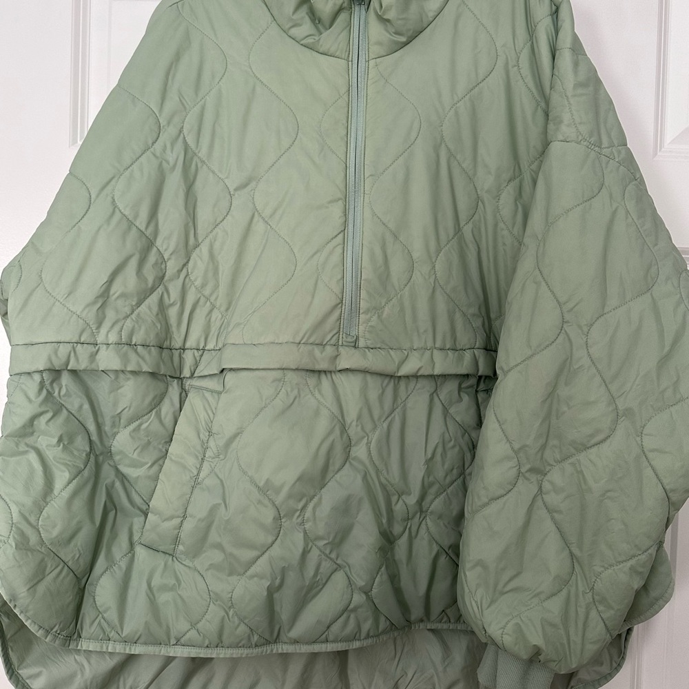 Old Navy Women's Sage Green Puffer Jacket